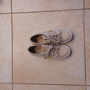 Pink guess shoes size 6.5